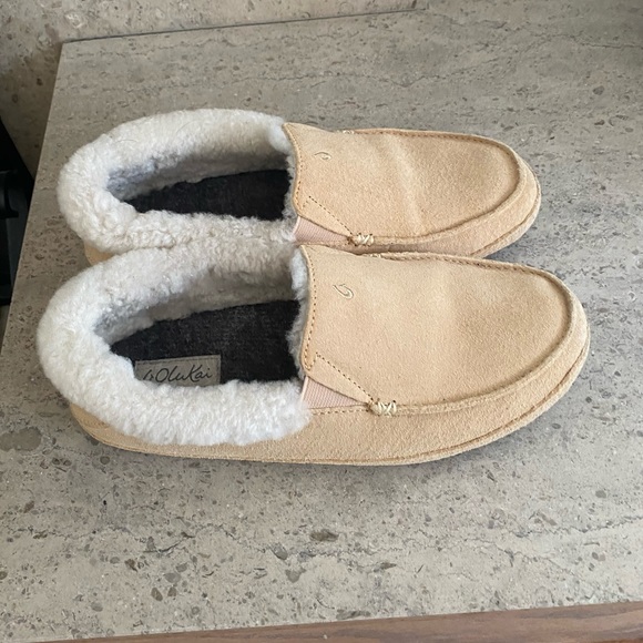 OluKai Ku’una Suede Slippers - Picture 10 of 15